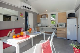 Camping Le Brasilia, Cottage PMR, cocina