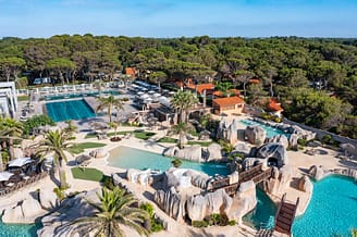 Le Brasilia campsite, l\'Archipel water park, view from the lagoon