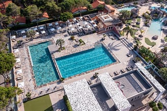 Le Brasilia campsite, l\'Archipel water park, aerial view of the swimming pool