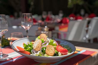 Camping Le Brasilia, restauration, salade de crudité