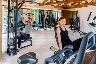 Camping Le Bois de Valmarie - Fitnessruimte - Stel in de fitnessruimte
