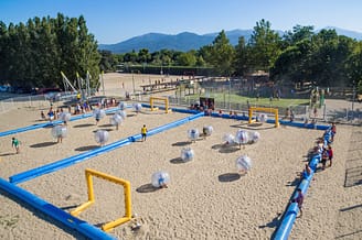 Camping La Sirène - Actividades y animaciones - Gran pista de arena para practicar el Bubble football