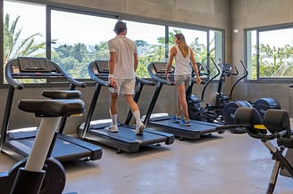 Camping La Sirène - Actividades y animaciones - Pareja en la cinta de correr en la sala de fitness