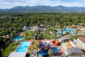Vue a&eacute;rienne du parc aquatique du Camping La Sir&egrave;ne &agrave; Argel&egrave;s-sur-Mer