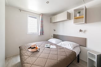 Plage Fleurie campsite - Holiday rentals - Riviera Cottage - 4 to 5 people - 2 bedrooms - Master bedroom