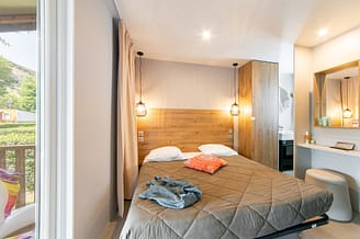 La Plage Fleurie campsite - Holiday rentals - Calys Cottage - 4 people - 2 bedrooms - Master bedroom