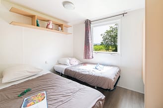 La Plage Fleurie campsite - Holiday rentals - Cottage Alizé - 4 persons - 2 bedrooms - Children’s bedroom