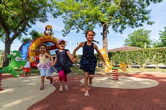 Camping La Plage Fleurie - Speeltuin met opblaasbare structuur