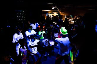 Camping La Sirène - Veladas y espectáculos - Velada de baile en el bar