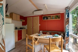 Camping Arc en Ciel - Rentals - Java Cottage - Living Room - Kitchen