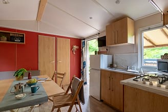 Camping Arc en Ciel - Rentals - Java Cottage - Living Room - Kitchen