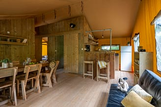 Camping Arc en Ciel - Rentals - Comfort Lodge - Living Room - Kitchen