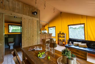 Camping Arc en Ciel - Rentals - Comfort Lodge - Living Room - Kitchen