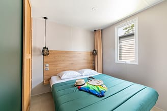 Camping La Plage Fleurie - Accomodaties - Cottage Cosy - 6 personen - 3 slaapkamers - Master Suite