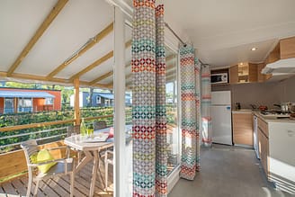 Camping La Plage Fleurie - Accomodaties - Cottage Orion - 6 personen - 3 slaapkamers - Keuken