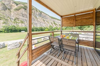 Camping La Plage Fleurie - Accomodaties - Cottage Livia Premium - 4 personen - 2 slaapkamers - Terras
