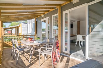Camping La Plage Fleurie - Accomodaties - Cottage Orion - 6 personen - 3 slaapkamers - Terras