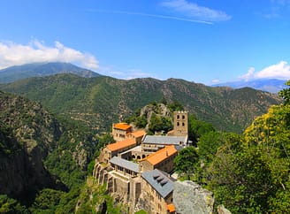 Camping Le Brasilia, L\'abbaye Saint-Martin du Canigou