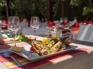 Campingplatz Le Brasilia, Dorfplatz, Gastronomie, Meeresfr&uuml;chteplatte