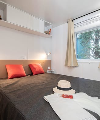 Camping la Sir&egrave;ne - H&eacute;bergements - Sir&egrave;ne 3 Confort- 6 personnes - 3 chambres - Chambre parentale