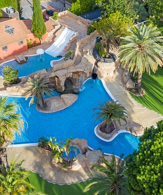 Camping la Sir&egrave;ne - Parc aquatique - Vue a&eacute;rienne de la piscine de l\'hippocampe