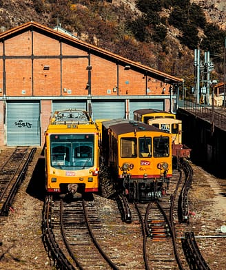 Train jaune à Villefranche-de-Conflent
