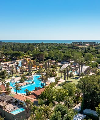 Camping la Sir&egrave;ne - Vue a&eacute;rienne du domaine et de la mer m&eacute;diterran&eacute;e