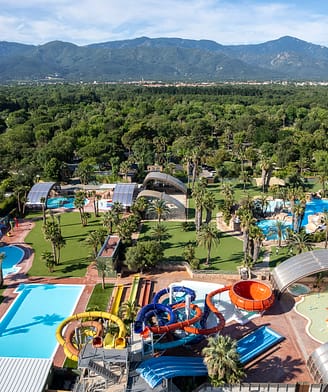 Vue aérienne du parc aquatique du Camping La Sirène à Argelès-sur-Mer