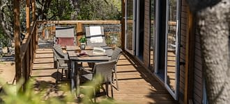 Camping les Tournels : Cottage Camarat - Terrasse