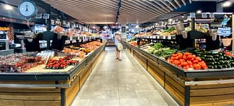 Camping les Tournels : Services - Allées duu supermarché