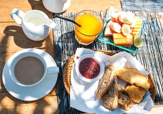 Les Terrasses de Kersiny - Le Phare d’Echmühl et la Pointe de Penmarc’h - Petit dejeuner au camping Les terrasses de Kersiny