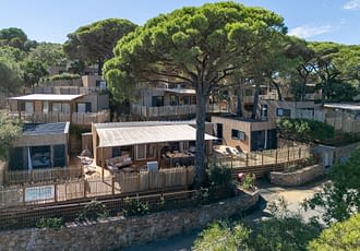 Camping les Tournels : Cottage Chênes Lièges - Vue aérienne