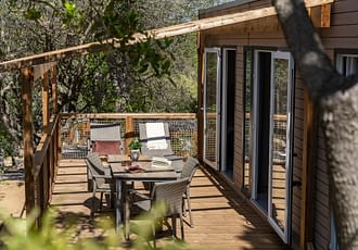 Camping les Tournels : Cottage Camarat - Terrasse