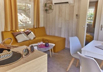 Camping les Tournels : Cottage Riviera - Salon