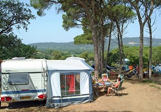 Camping les Tournels : Emplacement Grand confort - grande parcelle