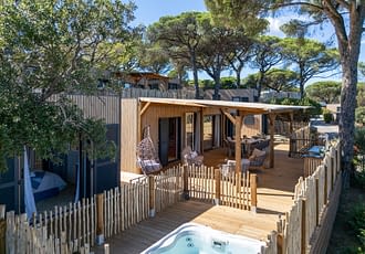 Camping les Tournels : Cottage Chênes Lièges - Terrasse
