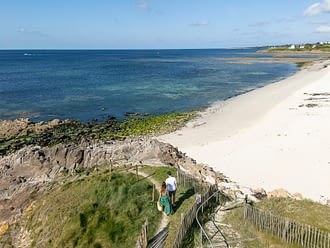 Les Terrasses de Kersiny - Der weiße Sandstrand - Blick auf den Weg, der zum Strand führt