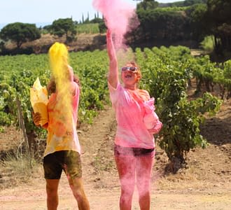 Campingplatz Les Tournels: Aktivitäten - Animateure während des Color Run