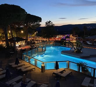 Camping les Tournels : Espace aquatique - Vue de nuit
