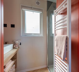 Campeggio Les Tournels: Cottage Chênes Lièges - Bagno