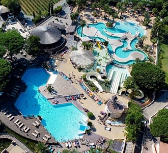 Campeggio Les Tournels: Parco acquatico - Vista aerea del parco acquatico