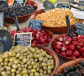 Camping les Tournels : Marché de Ramatuelle - Vente d'olives fraiches