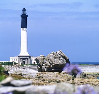Les Terrasses de Kersiny - Journée sur l'île de Sein - Vue du phare