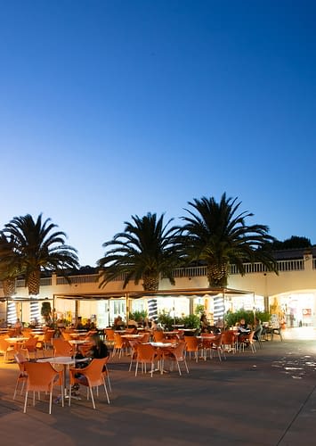 Amfora campsite - Evening events and shows - View of the restaurant by night