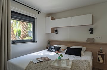 La Sir&egrave;ne campsite - Accommodation - Cottage 2 - 4/6 persons - 2 bedrooms - Bedroom and bathroom