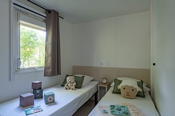 Camping la Sir&egrave;ne - H&eacute;bergements - Sir&egrave;ne 2 Confort - 4 personnes - 2 chambres - Chambre enfants