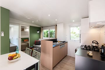 Camping la Sir&egrave;ne - H&eacute;bergements - Sir&egrave;ne 3 Confort- 6 personnes - 3 chambres - Cuisine