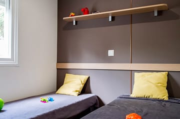 Camping la Sir&egrave;ne - H&eacute;bergements - Sir&egrave;ne 3 Clim - 3m - 6 personnes - 3 chambres - Chambre enfant