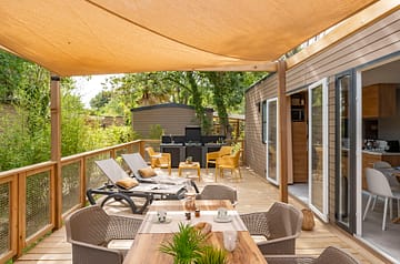 Camping la Sir&egrave;ne - H&eacute;bergements - Lodge 3 - 6 personnes - 3 chambres 2 salles de bain- terrasse