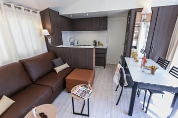 Camping la Sirène - Hébergements - Sirène 3 Confort- 6 personnes - 3 chambres - Séjour